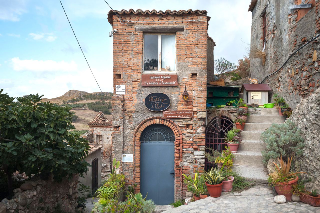 Bottega artigiana a Pentedattilo